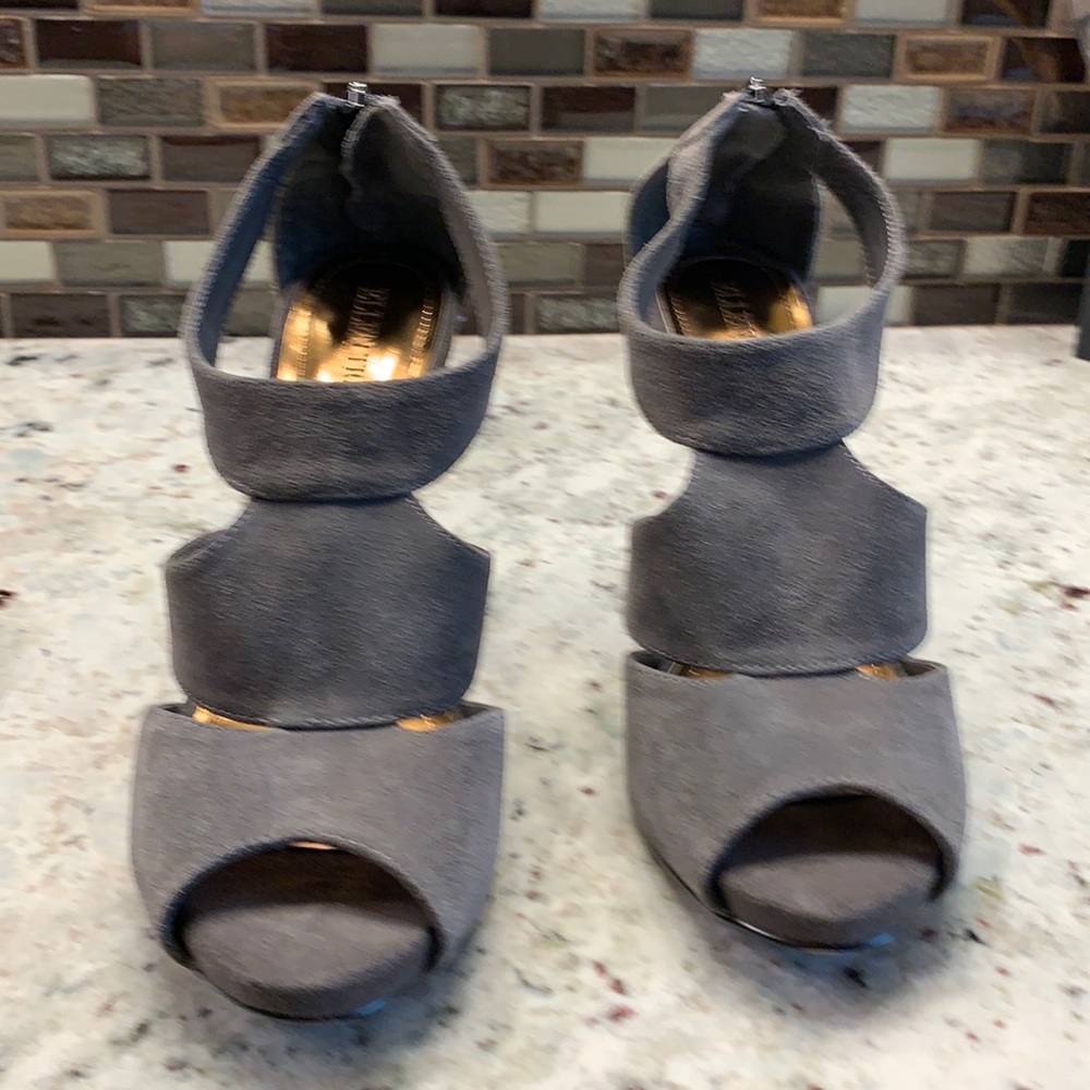 Suede heels with platform toe